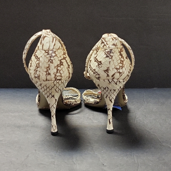 Dolce & Gabbana Snakeskin Heels with Red Heart Details - Picture 4 of 6